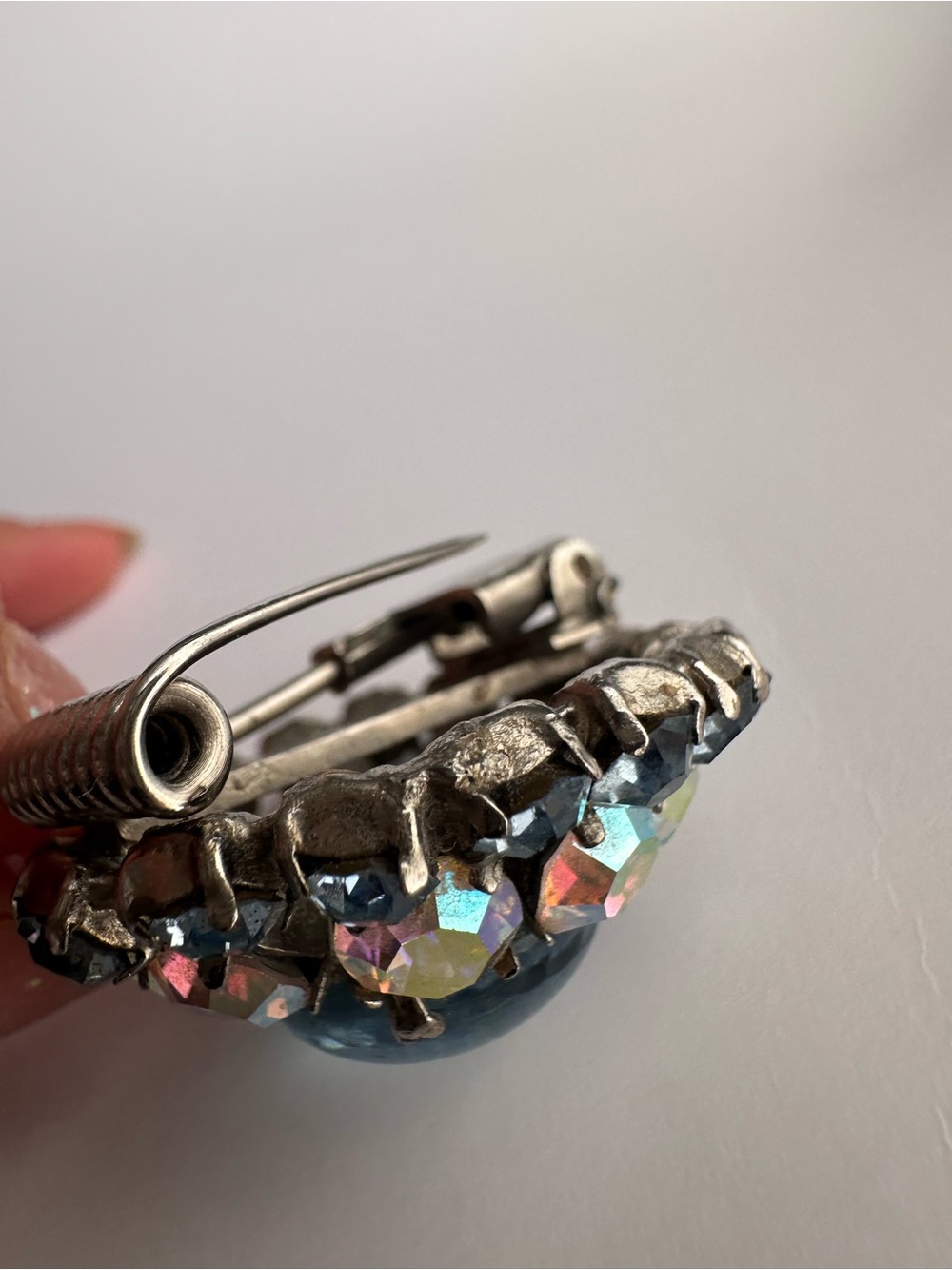 A-F Paris Btè SGDG Vintage from 1930’s Glass and rinestones Brooch/Fur clip - Picture 9 of 14